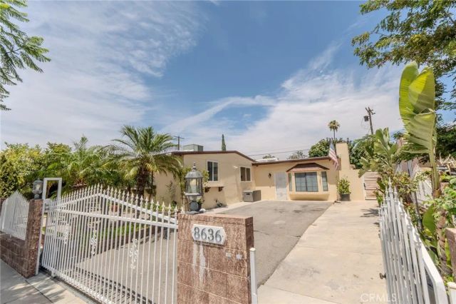 8636 Colbath, Los Angeles, CA 91402