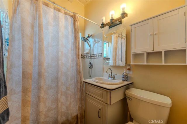 8636 Colbath, Los Angeles, CA 91402