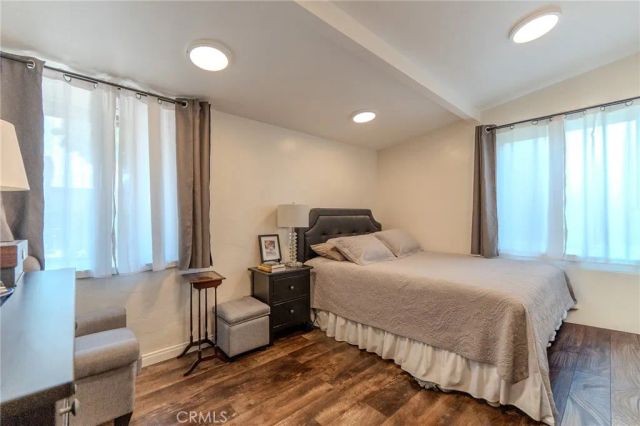 8636 Colbath, Los Angeles, CA 91402