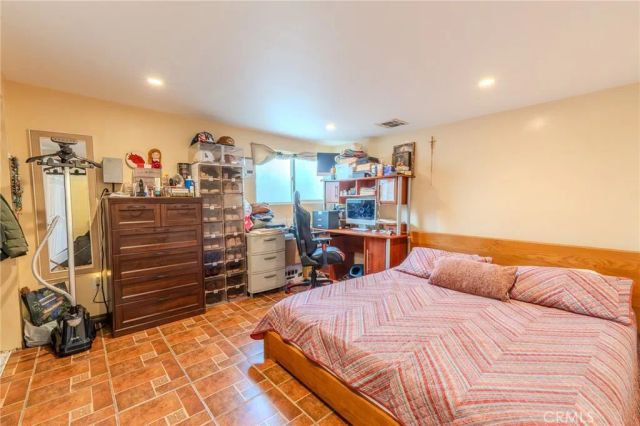 8636 Colbath, Los Angeles, CA 91402