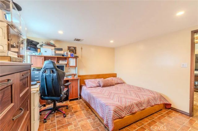 8636 Colbath, Los Angeles, CA 91402