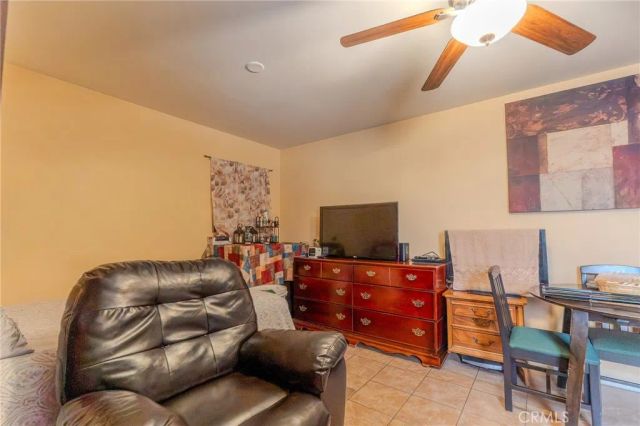 8636 Colbath, Los Angeles, CA 91402