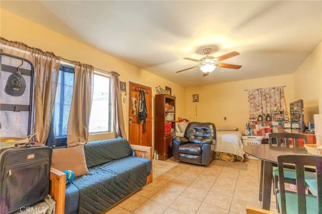 8636 Colbath, Los Angeles, CA 91402