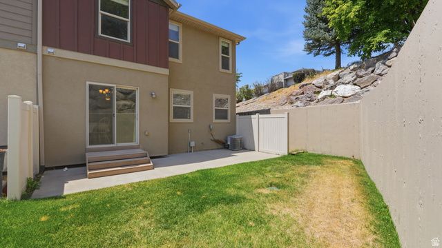 1649 N HOLLYHOCK CIR, Farmington, UT 84025