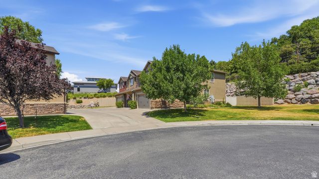 1649 N HOLLYHOCK CIR, Farmington, UT 84025