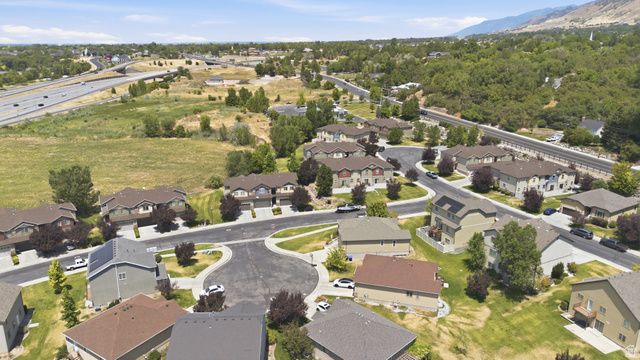 1649 N HOLLYHOCK CIR, Farmington, UT 84025
