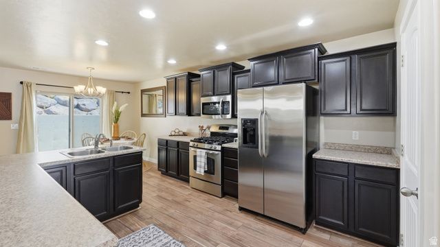 1649 N HOLLYHOCK CIR, Farmington, UT 84025