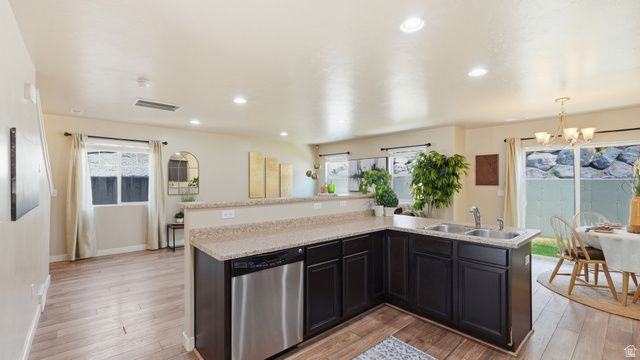 1649 N HOLLYHOCK CIR, Farmington, UT 84025
