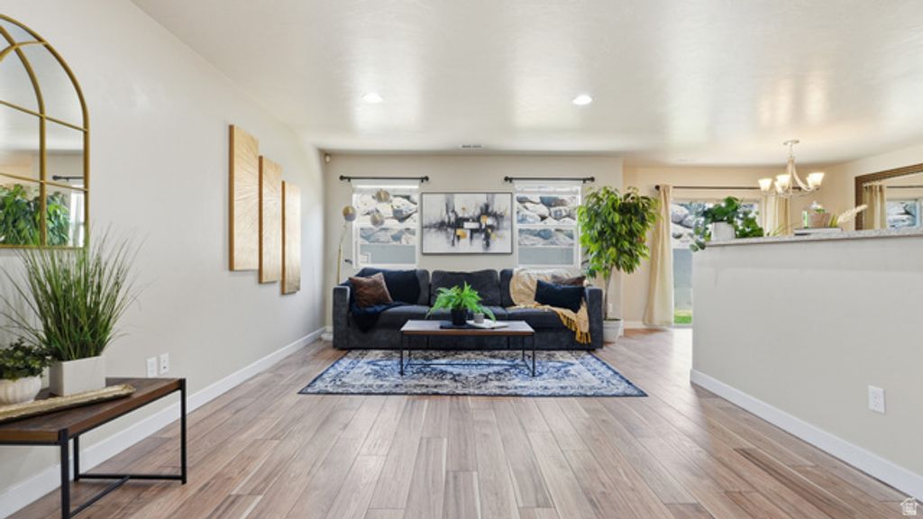 1649 N HOLLYHOCK CIR, Farmington, UT 84025