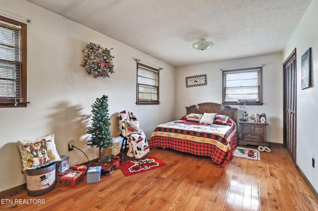 2620 Deer Lodge Hwy, Deer Lodge, TN 37726