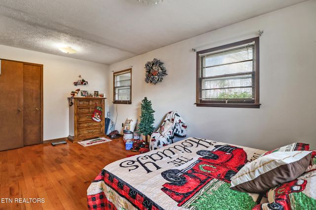 2620 Deer Lodge Hwy, Deer Lodge, TN 37726