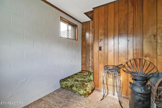 2620 Deer Lodge Hwy, Deer Lodge, TN 37726