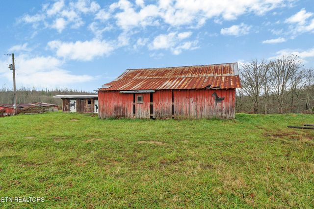 2620 Deer Lodge Hwy, Deer Lodge, TN 37726