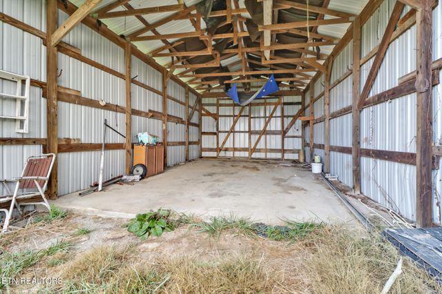 2620 Deer Lodge Hwy, Deer Lodge, TN 37726