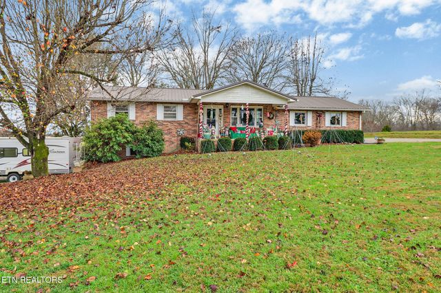 2620 Deer Lodge Hwy, Deer Lodge, TN 37726