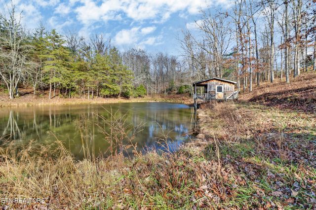 2620 Deer Lodge Hwy, Deer Lodge, TN 37726