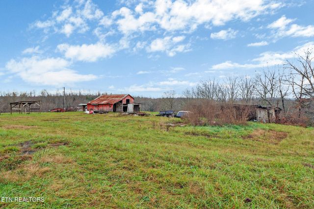 2620 Deer Lodge Hwy, Deer Lodge, TN 37726