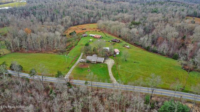 2620 Deer Lodge Hwy, Deer Lodge, TN 37726
