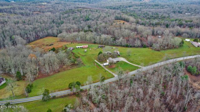 2620 Deer Lodge Hwy, Deer Lodge, TN 37726