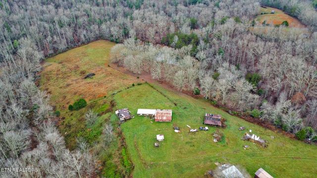 2620 Deer Lodge Hwy, Deer Lodge, TN 37726