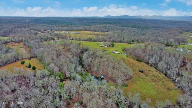 2620 Deer Lodge Hwy, Deer Lodge, TN 37726