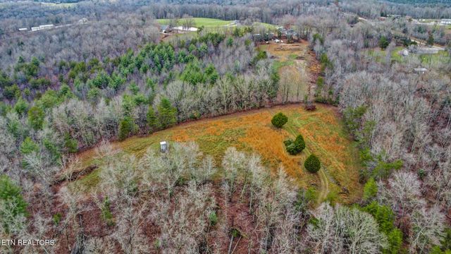 2620 Deer Lodge Hwy, Deer Lodge, TN 37726