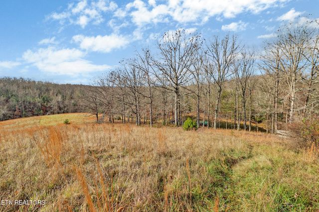 2620 Deer Lodge Hwy, Deer Lodge, TN 37726