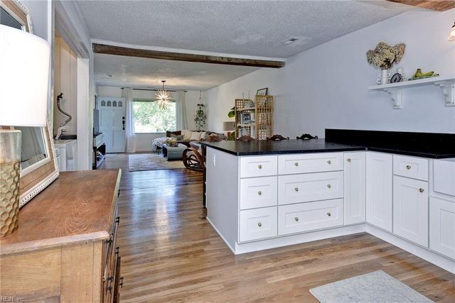 134 Riverview DR, Hampton, VA 23669