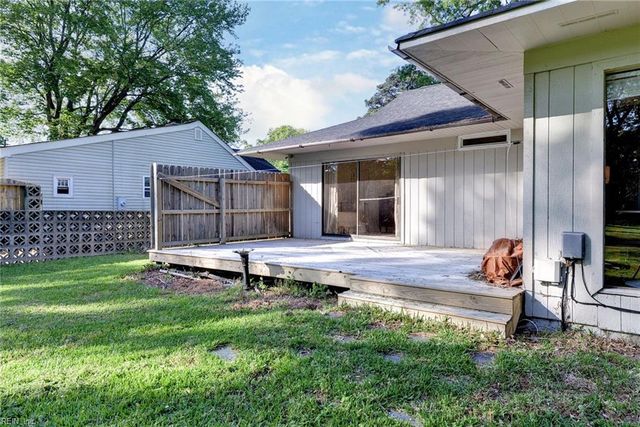 134 Riverview DR, Hampton, VA 23669