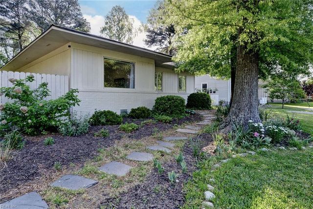 134 Riverview DR, Hampton, VA 23669