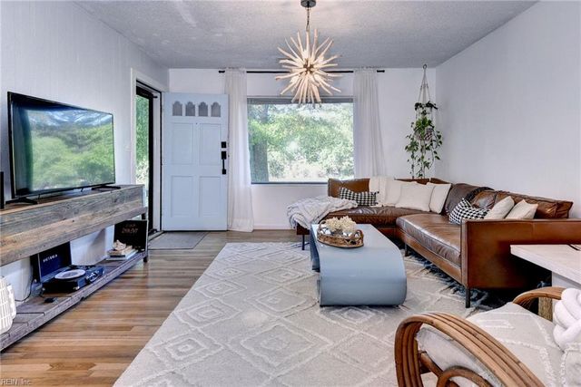 134 Riverview DR, Hampton, VA 23669