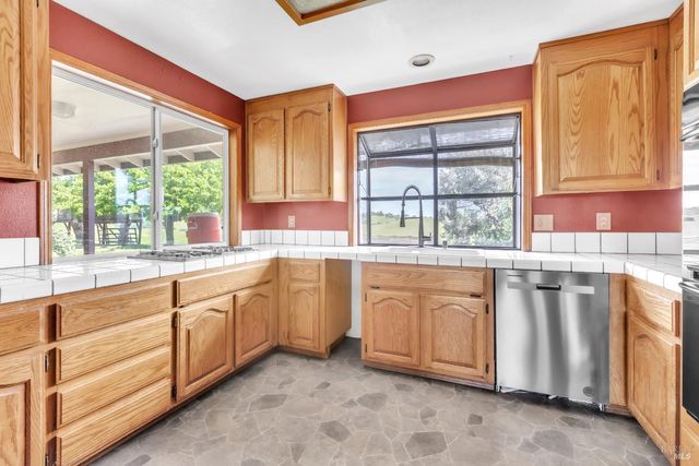 4043 Norman Ct, Vacaville, CA 95688