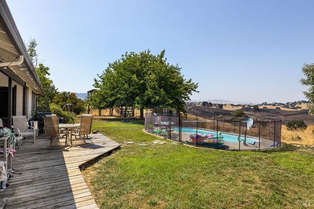 4043 Norman Ct, Vacaville, CA 95688