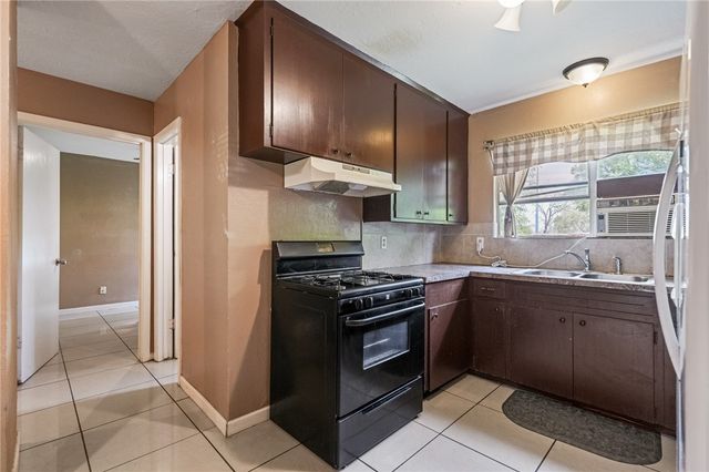 11711 Mallard Dr, Corpus Christi, TX 78410