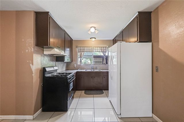11711 Mallard Dr, Corpus Christi, TX 78410