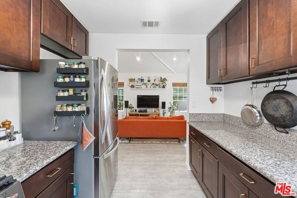 Image 13 of property listing at 3830 W 59th Street, Los Angeles, CA 90043