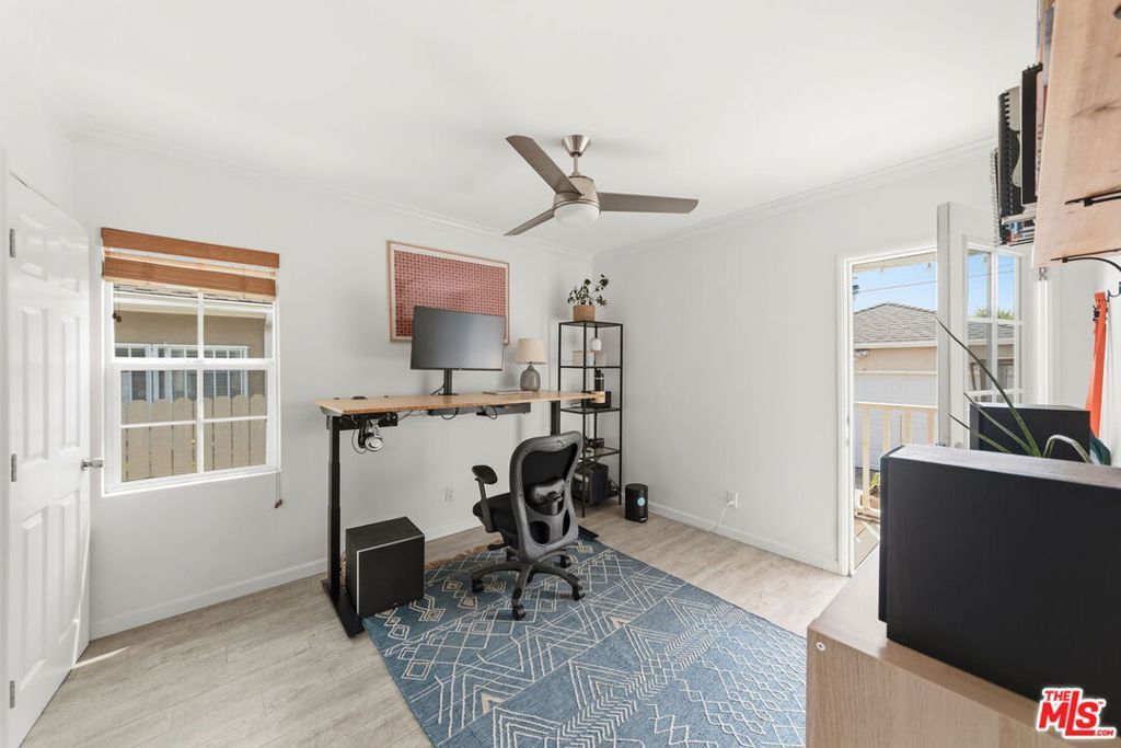 Image 25 of property listing at 3830 W 59th Street, Los Angeles, CA 90043