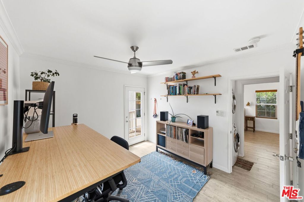 Image 26 of property listing at 3830 W 59th Street, Los Angeles, CA 90043