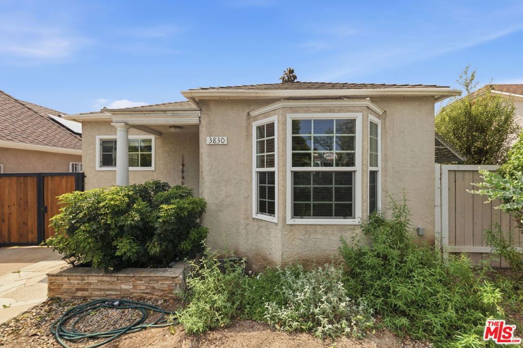Image 3 of property listing at 3830 W 59th Street, Los Angeles, CA 90043