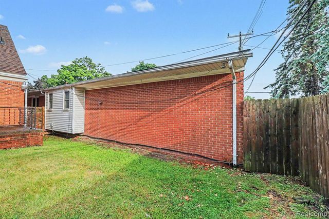 17141 Faust Avenue, Detroit, MI 48219