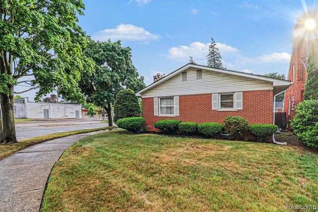 17141 Faust Avenue, Detroit, MI 48219