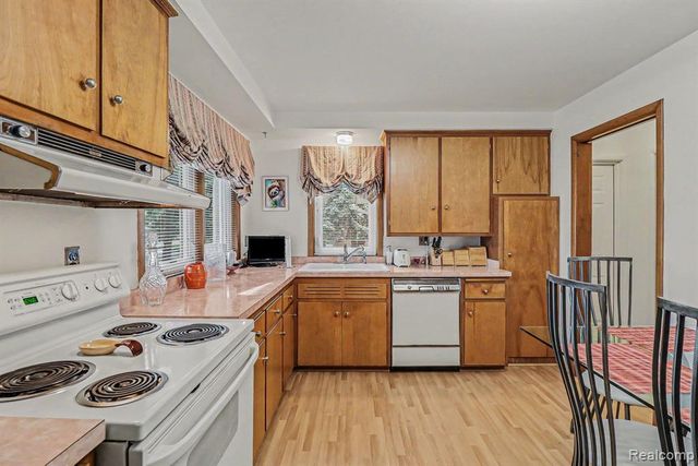 17141 Faust Avenue, Detroit, MI 48219