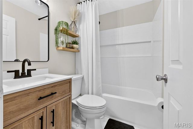 2812 Olde Gloucester Drive, St Charles, MO 63301