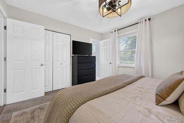 2812 Olde Gloucester Drive, St Charles, MO 63301