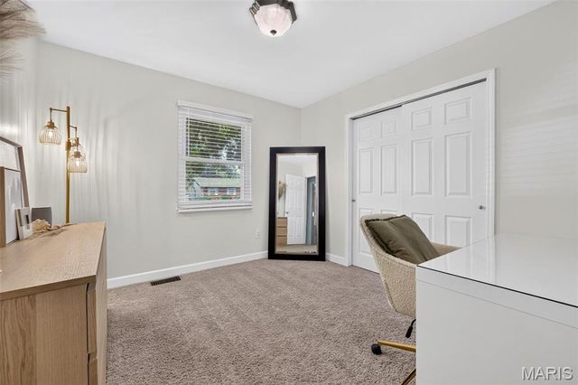 2812 Olde Gloucester Drive, St Charles, MO 63301