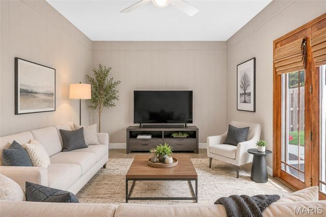 2812 Olde Gloucester Drive, St Charles, MO 63301