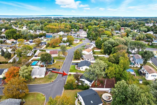 11 Mason Drive, Hazlet, NJ 07730