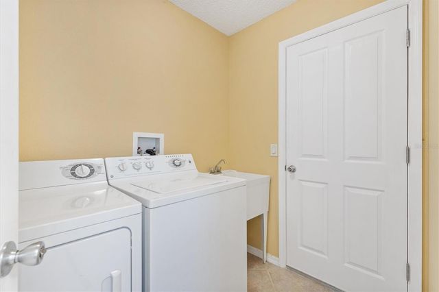 1301 OAK FOREST DRIVE, The Villages, FL 32162