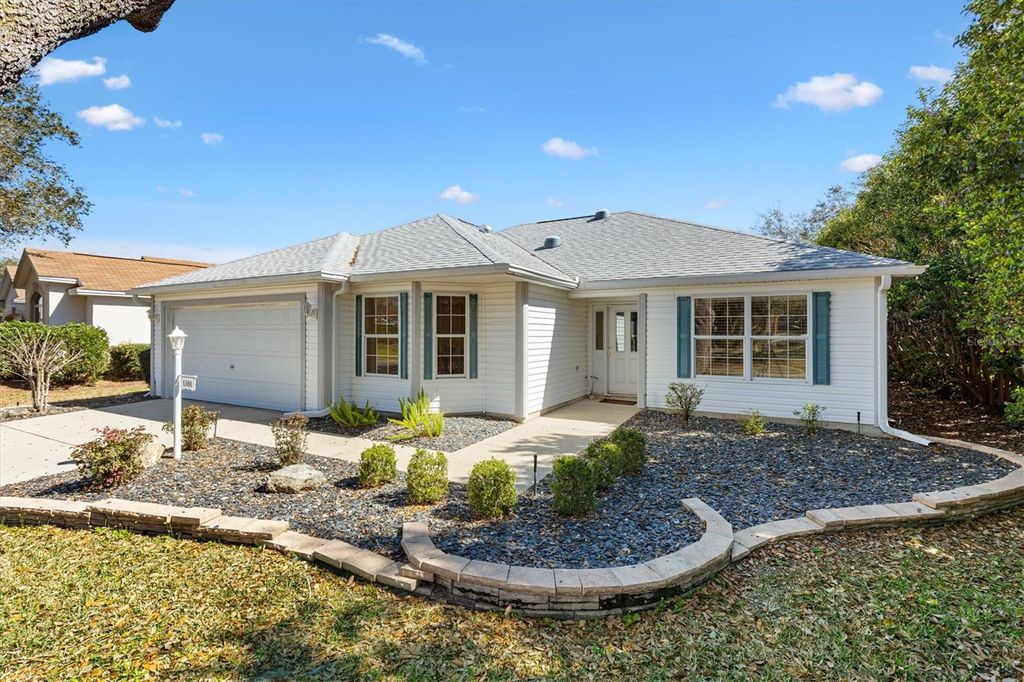 Image 4 of property listing at 1301 OAK FOREST DRIVE, The Villages, FL 32162