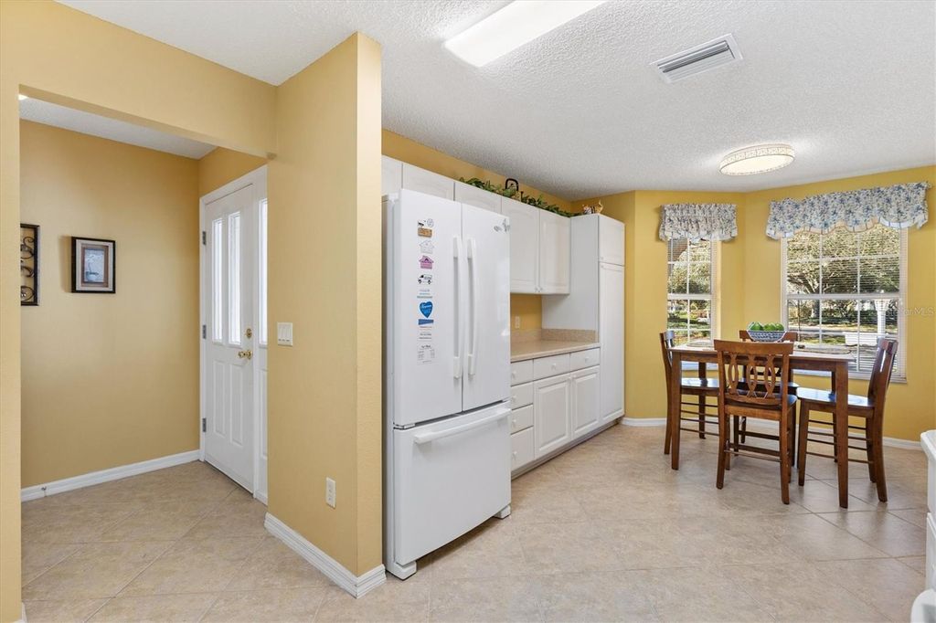 Image 6 of property listing at 1301 OAK FOREST DRIVE, The Villages, FL 32162